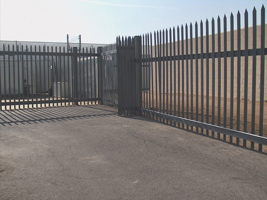 High-security mesh & palisade